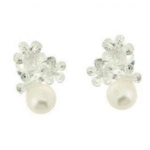 Nova Silver Garland With Pearl Stud Earrings