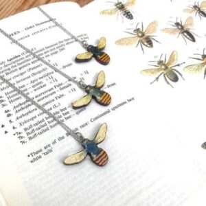 Bee Small Necklace – Antique Silver Chain