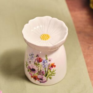 White Ceramic Floral Wax Melt Burner With Flower Shaped Bowl